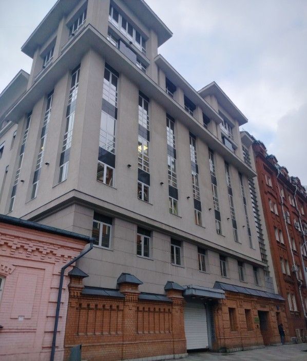 фасад дома, здание по адресу г Москва, 1-й Голутвинский пер, д 1